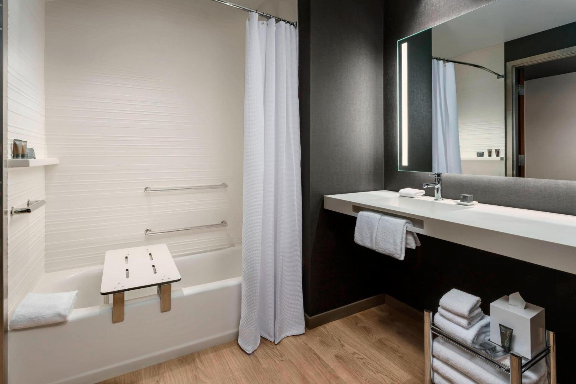 Ac Hotel By Marriott Chapel Hill Downtown Dış mekan fotoğraf